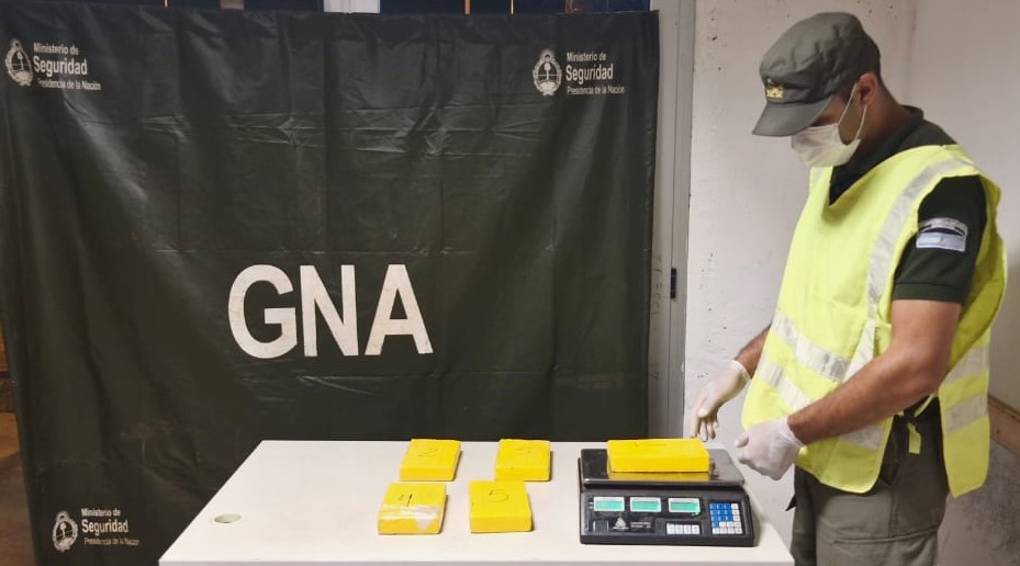 Detectan cocaína oculta en un colectivo durante control vial en Misiones